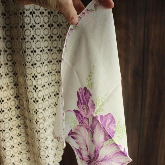 Vintage 1950s Handkerchief, Iris Purple Flower Print Cotton Hankie - Picture 14 of 15